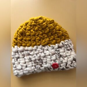 New Mischa Lampert handspun merino wool two tone golden yellow grey beanie hat